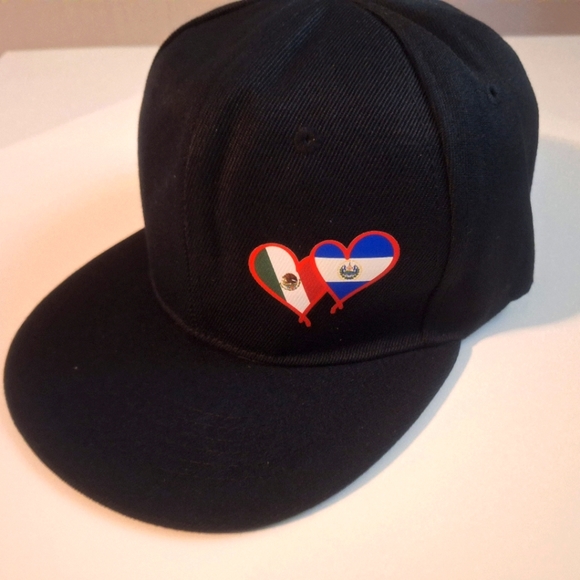 International hat with double country logo - new in package - Picture 1 of 2